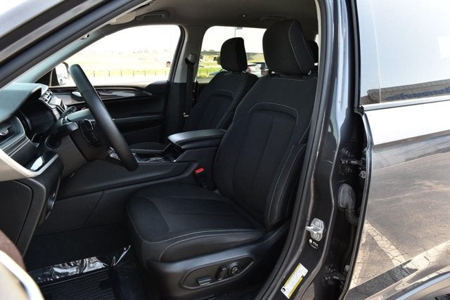 2022 Jeep Grand Cherokee L Laredo