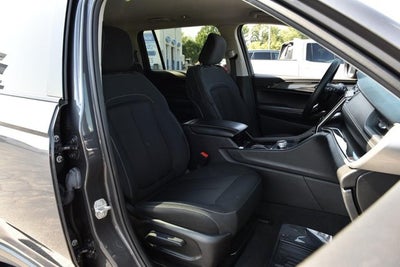 2022 Jeep Grand Cherokee L Laredo