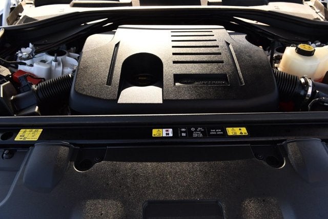 2025 Land Rover Range Rover SE