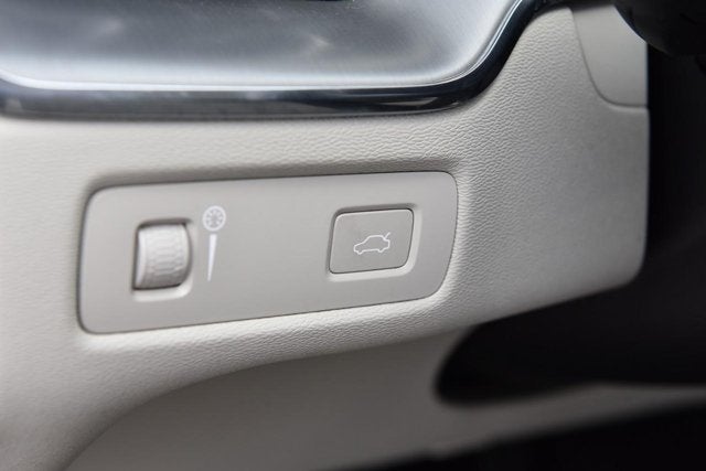 2022 Volvo XC60 Momentum