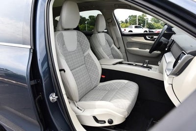 2022 Volvo XC60 Momentum