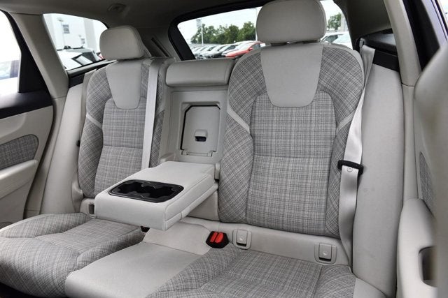 2022 Volvo XC60 Momentum