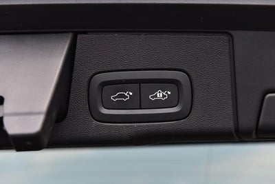 2022 Volvo XC60 Momentum