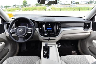 2022 Volvo XC60 Momentum