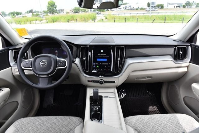 2022 Volvo XC60 Momentum
