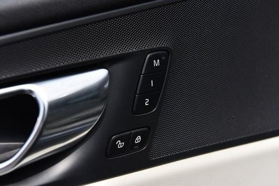2022 Volvo XC60 Momentum