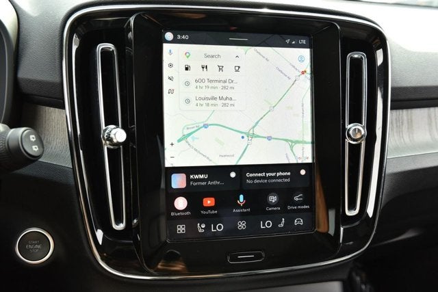 2025 Volvo XC40 Core Bright Theme