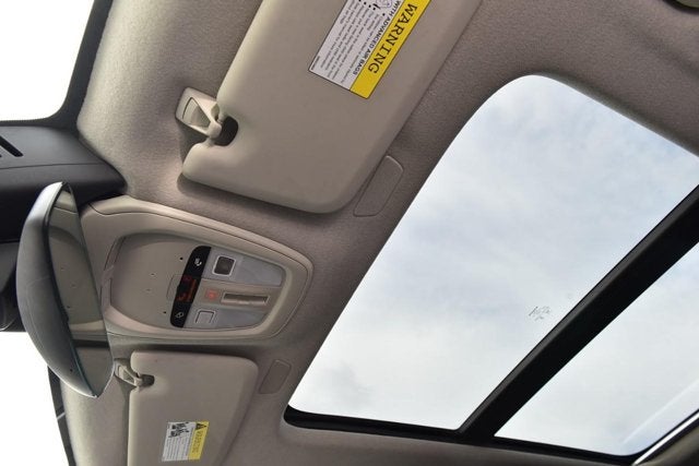 2025 Volvo XC40 Core Bright Theme