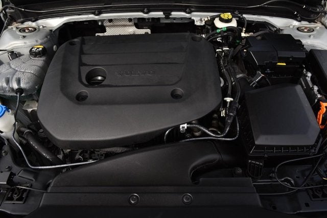 2025 Volvo XC40 Core Bright Theme