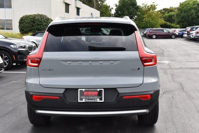 2025 Volvo XC40 Core Bright Theme